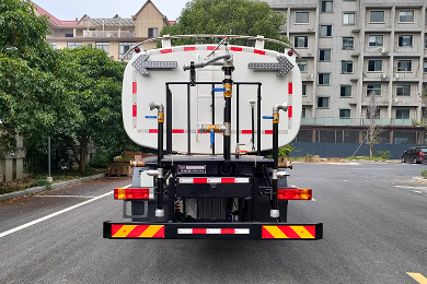 32T Road Sprinkler
