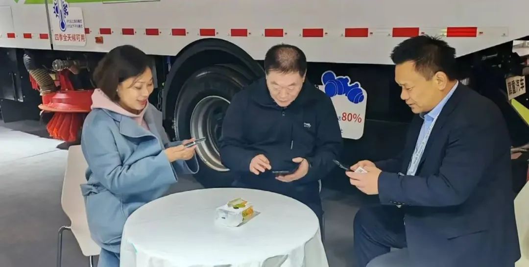 革新环卫行业，犀重汽车双子星闪耀2024中国环卫博览会！