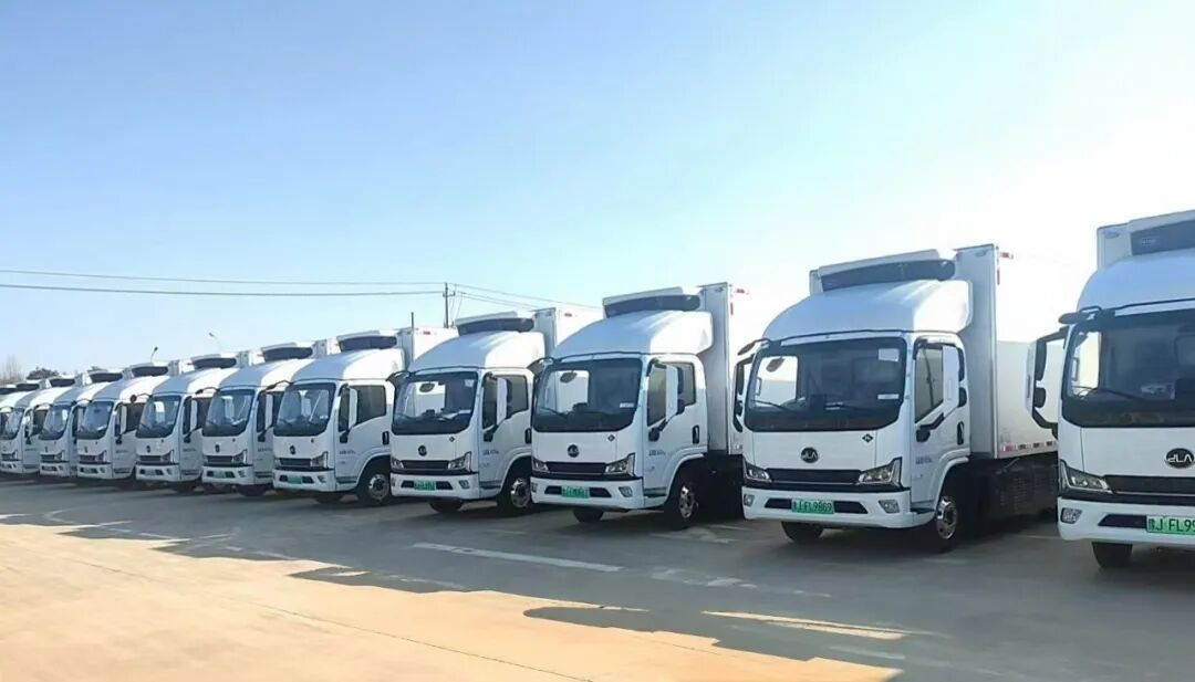 携手同行 共赴新程 | 犀重50台氢燃料冷藏车交付，2026年向百亿进发！