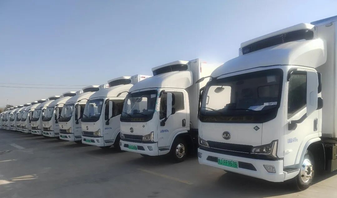 携手同行 共赴新程 | 犀重50台氢燃料冷藏车交付，2026年向百亿进发！